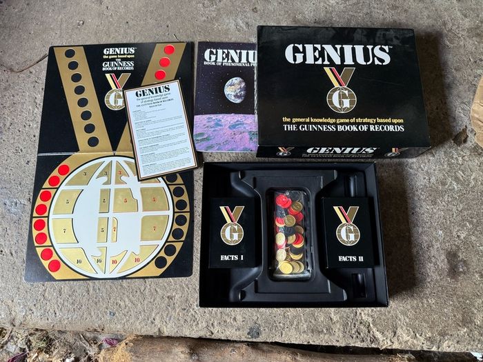 vintage guiness records boards game