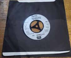 Iron Maiden Single (Prisoner Live)