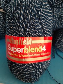 new vintage yarn 25%wool knitting/crafts/crochet
