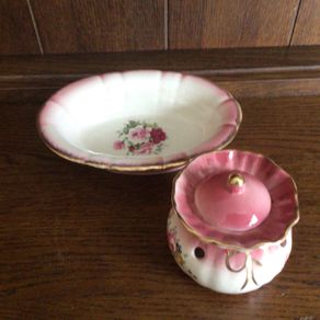 Vintage Staffordshire pink Soap dish and pot pourri pot