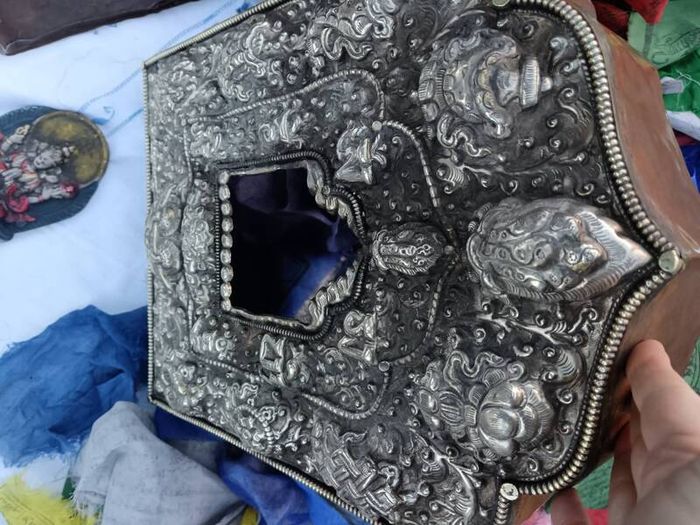 Large Silver Early 19th Century Gua with A Tsatsa of Green Tara