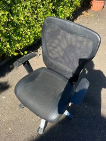 Desk chair