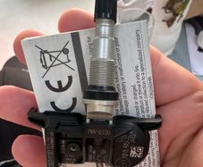 Toyota tyre sensor valve brand new