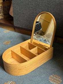 make-up organiser with mirror