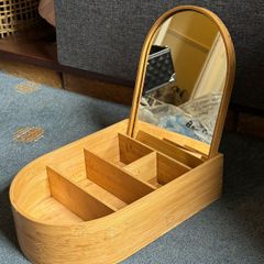make-up organiser with mirror