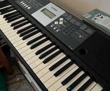 YAMAHA YPT-230 Digital Piano Keyboard