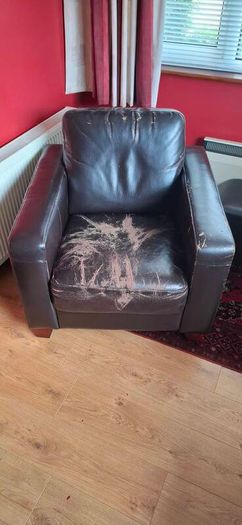 Leatherette arm chair (Brown).