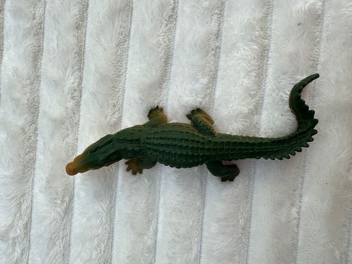 Vintage 1997 Lanard Alligator Crocodile Action approx. 6" Used Please see pictures