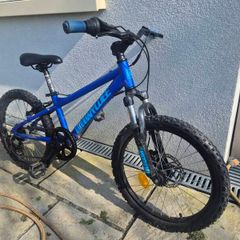 Wyldee kids mountain bike 20" frame good condition, front suspension disk brakes