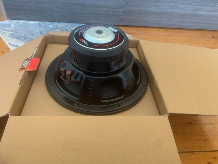 12 inch sub cerwin vega