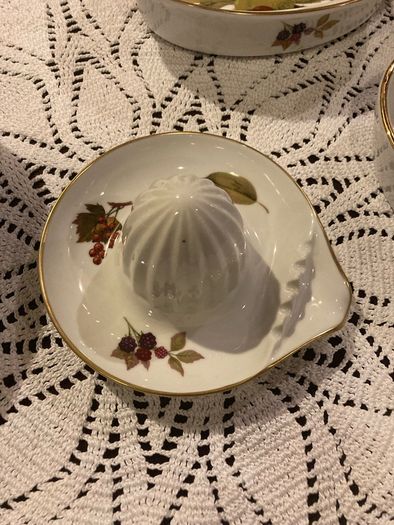 7- Evesham  bone china dishes