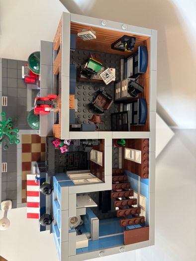 LEGO Creator Lot 6 Sets - 10232 10251 10246 10260 10218 10243