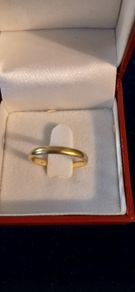 18ct gold wedding band