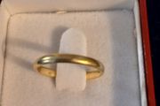 18ct gold wedding band