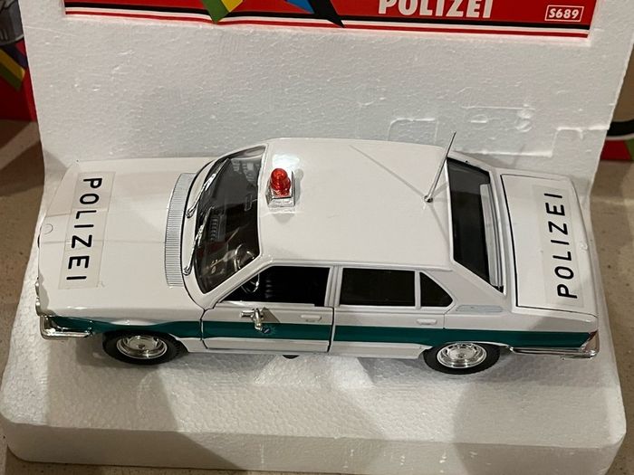 BMW Serie 5 German police 1/24 rare NIB