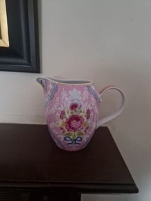 large jug Pip