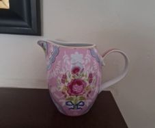 large jug Pip