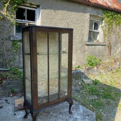 Vintage Queen Anne Glass Display Cabinet / China Vitrine