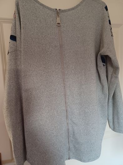 top very comfortable top/ sweat