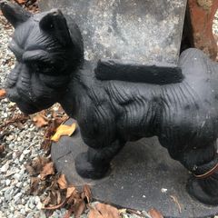 cast iron Dog
