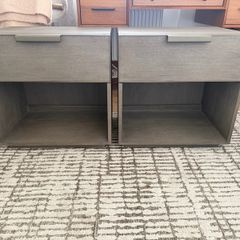 2 x Nightstands/Bedside lockers