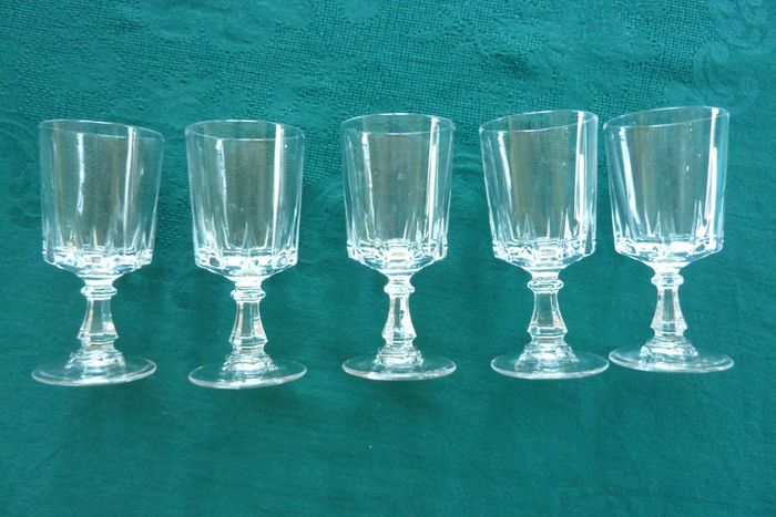 Sherry and liqueur glasses
