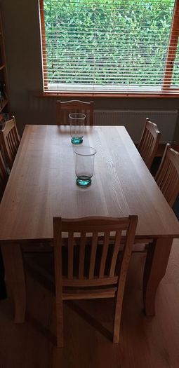 Solid Oak Dining Room Table & Chairs