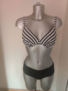 Bikini set size UK14 EU42 cup C Postage included