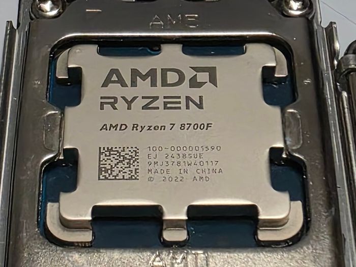 Jginyue B650m Snow Dream + Ryzen 7 8700f Cpu