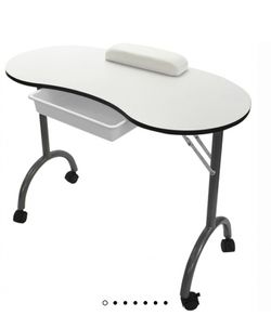 Foldable nail/manicure table
