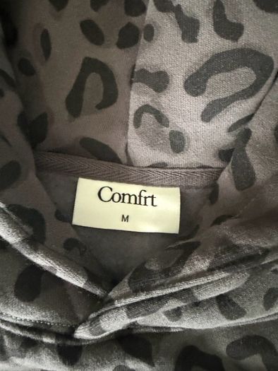 COMFRT Minimalist Hoodie in "Panther"