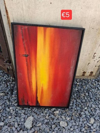 pictures frames  mirror  vases flowers