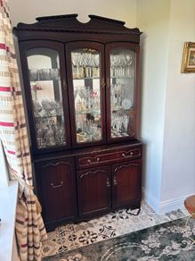 Classic Mirrored Display Cabinet / China Cabinet