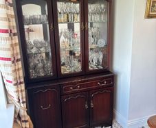 Classic Mirrored Display Cabinet / China Cabinet
