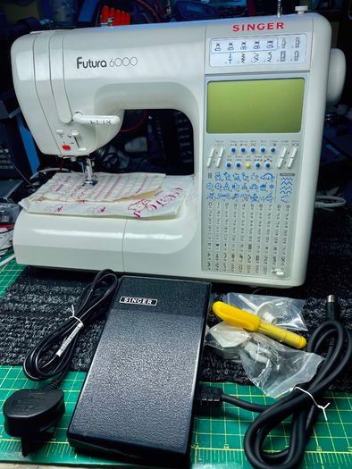 Singer (Made by Juki) Professional XL-10/CXL/Futura 6000 Sewing and Embroidery Machine - Serviced - Very high quality machine!