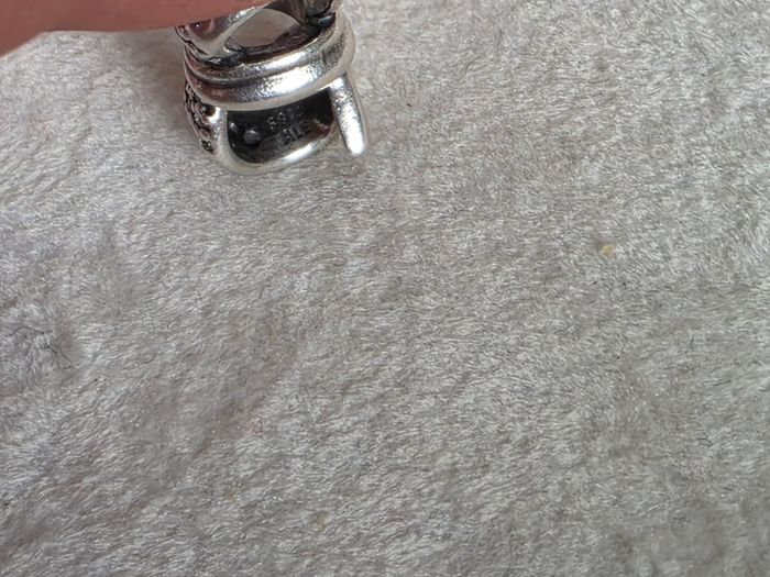 Pandora sparkly bow charm/pendant very good condition