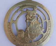 Vintage brass wall plaque - Its pleasant to labour for those we love