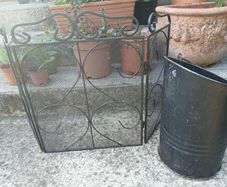 Fire screen and coal bucket