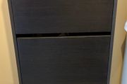 Shoe cabinet with 3 compartments