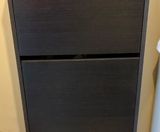 Shoe cabinet with 3 compartments