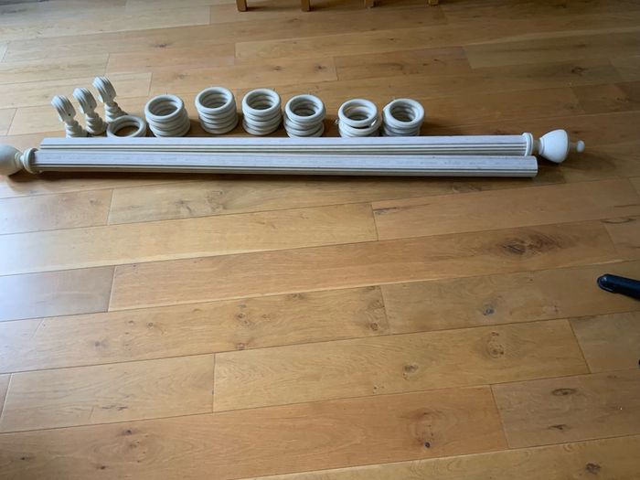 Curtain pole