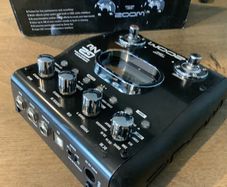 Zoom G2Nu digital multi-effects guitar processor pedal box