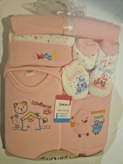 Brand New 8pc Baby Girl Gift Set - Pink Blanket & Clothes (NIB)