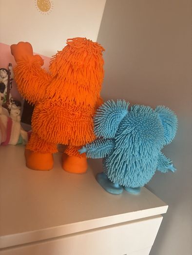 Jiggle pet toys