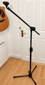 Hercules microphone stand