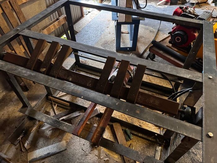 Pallet dismantler