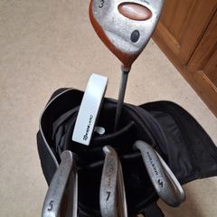 Golf set Golf Clubs For A 4 to 6 Year Old.
