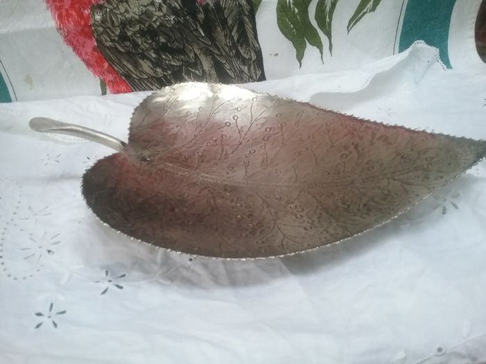 Metal Leaf Tray