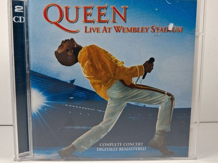 Queen Live At Wembley 2 cd set