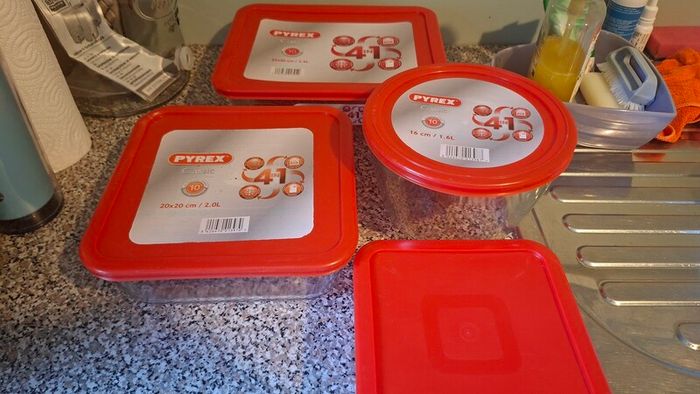 Pyrex dishes